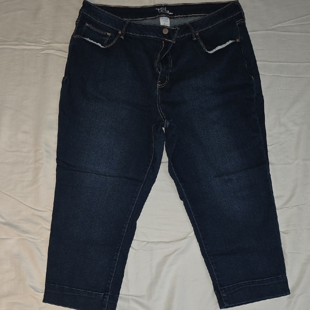 Time & Tru Dark Blue Women's Capri's